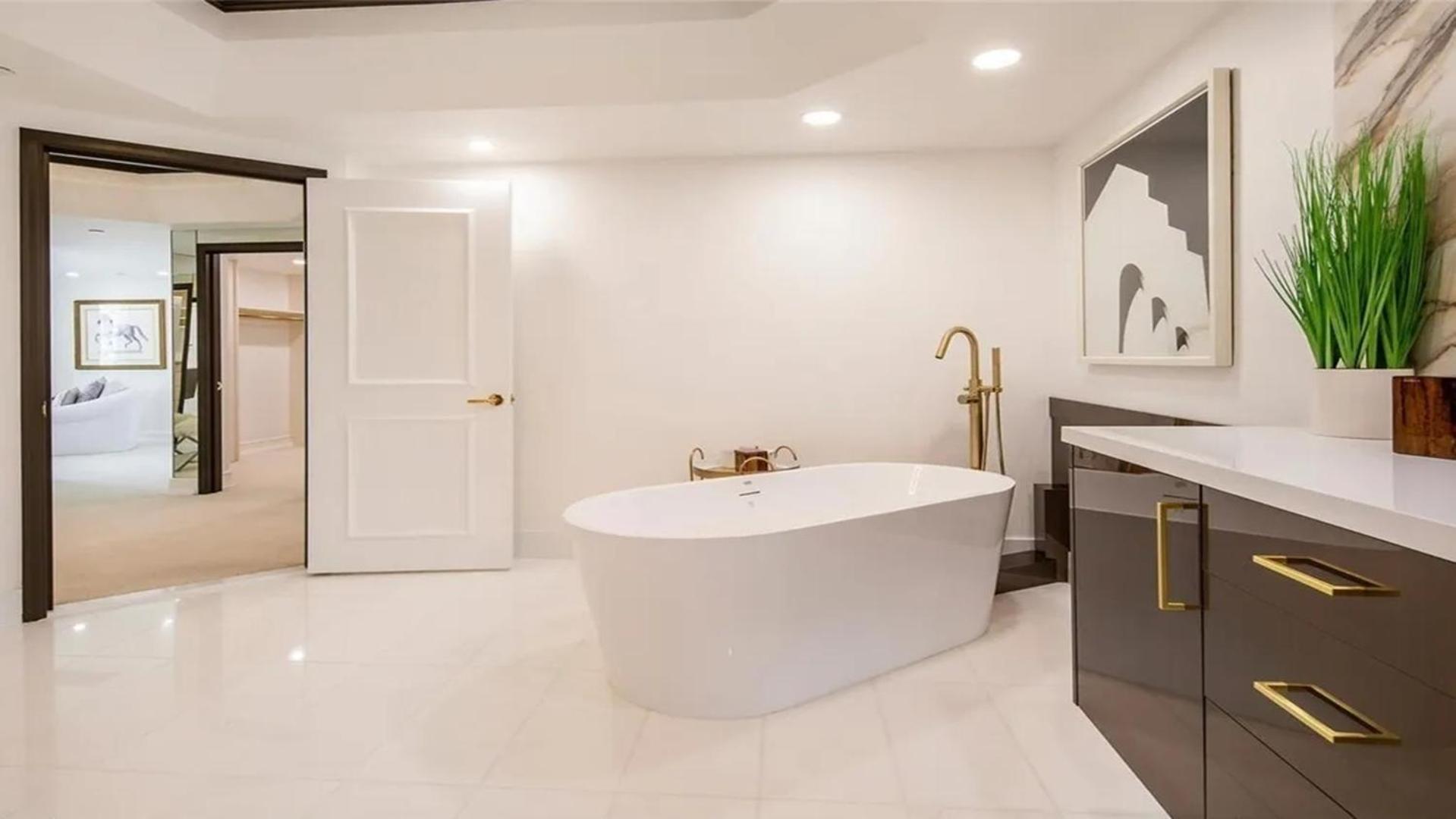 Stunning Four Bedroom Fully Professionally Remodeled Apartment Las Vegas Eksteriør billede