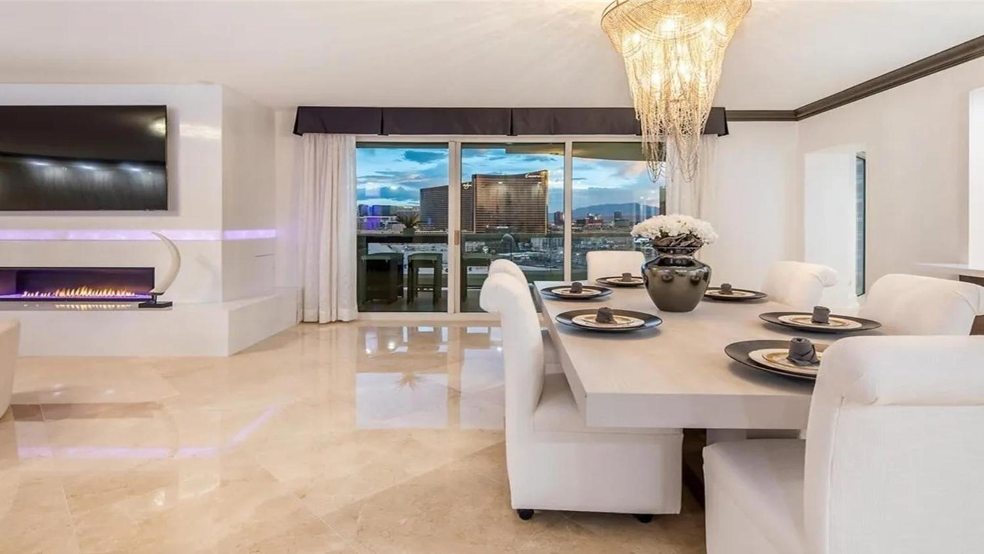Stunning Four Bedroom Fully Professionally Remodeled Apartment Las Vegas Eksteriør billede