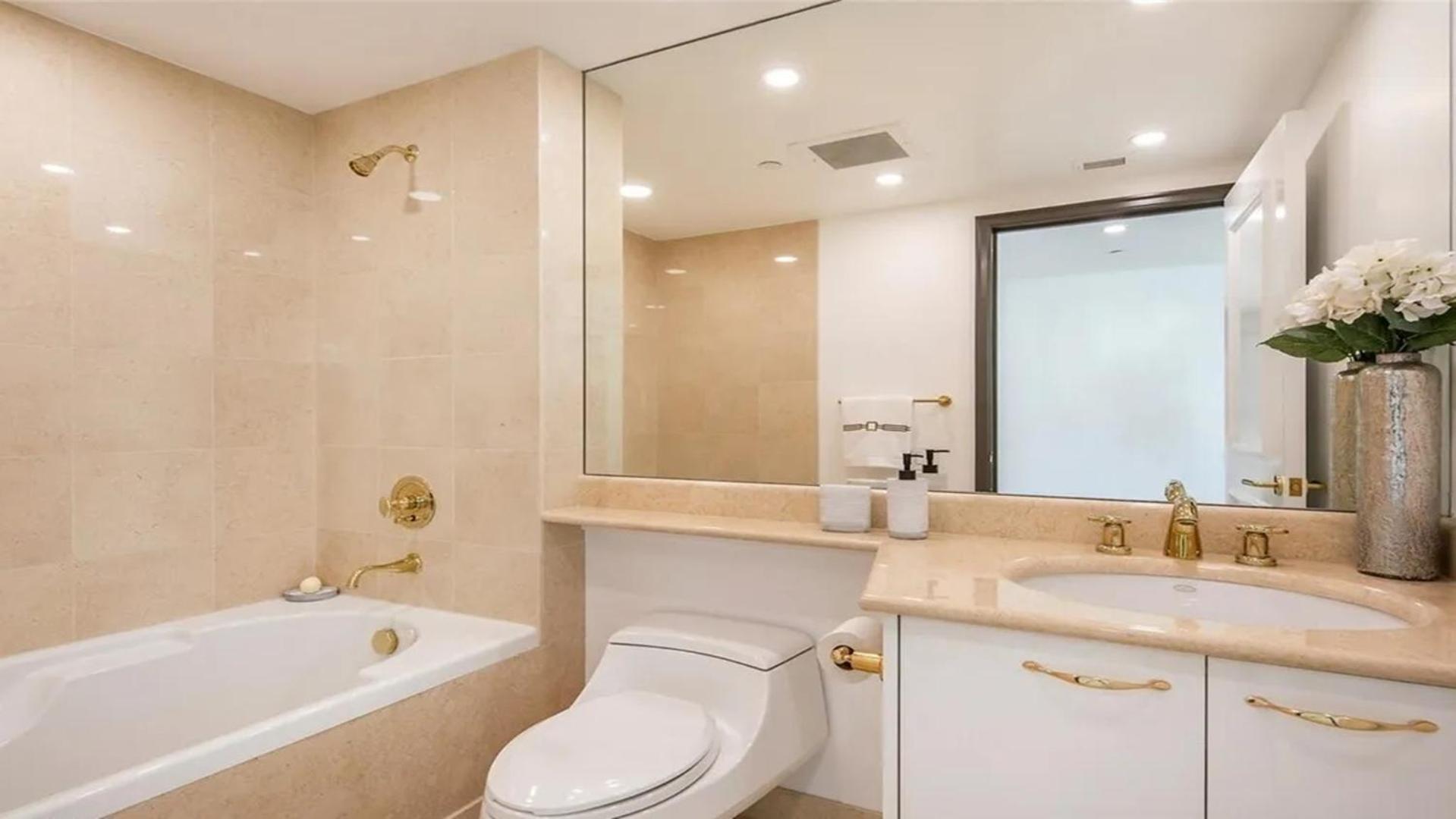 Stunning Four Bedroom Fully Professionally Remodeled Apartment Las Vegas Eksteriør billede