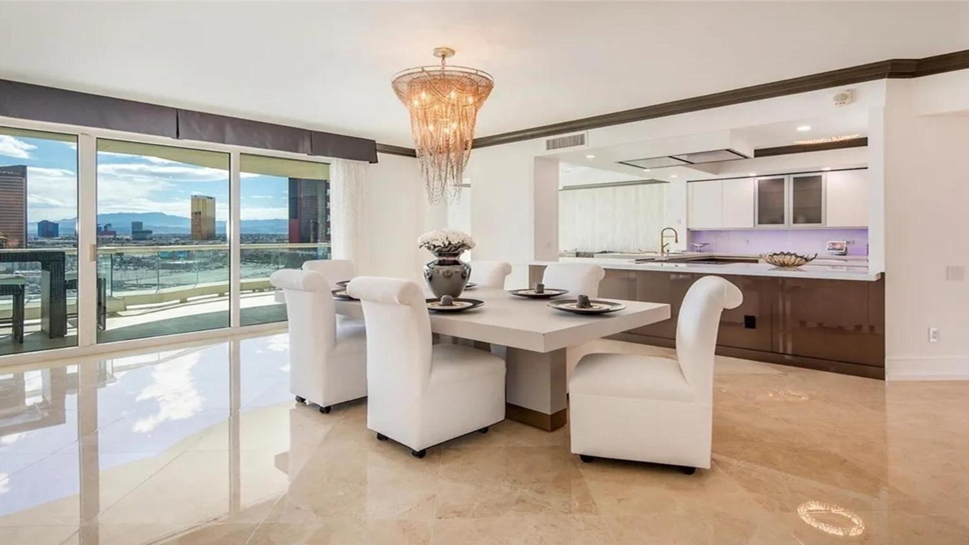 Stunning Four Bedroom Fully Professionally Remodeled Apartment Las Vegas Eksteriør billede