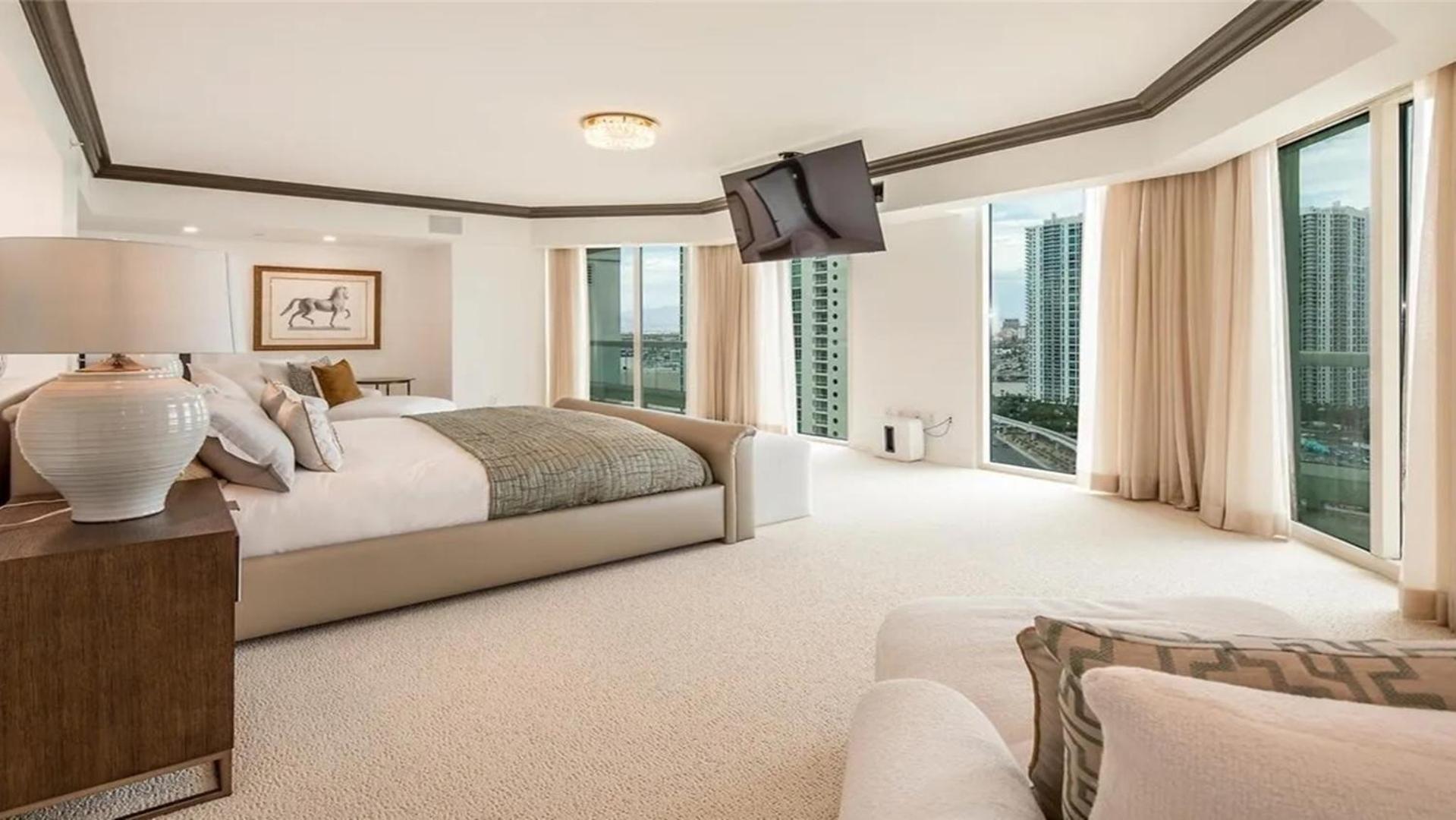 Stunning Four Bedroom Fully Professionally Remodeled Apartment Las Vegas Eksteriør billede