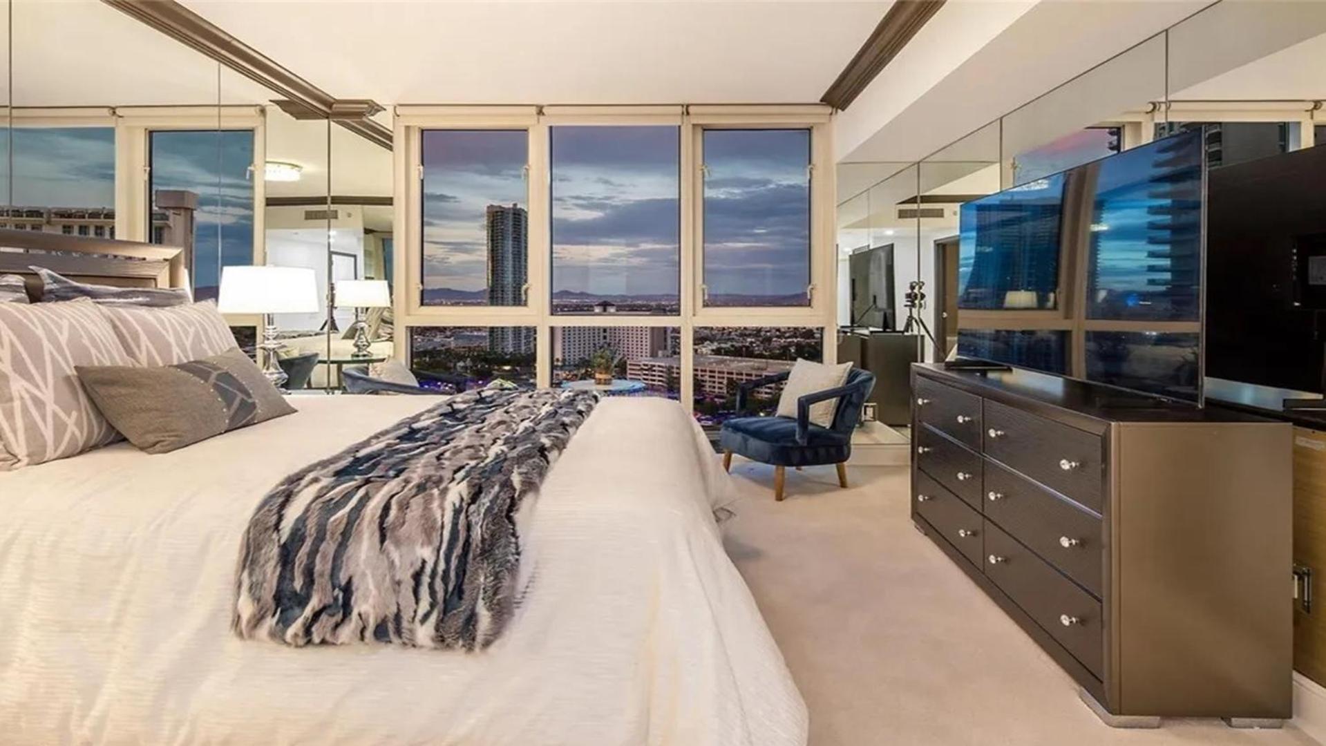Stunning Four Bedroom Fully Professionally Remodeled Apartment Las Vegas Eksteriør billede