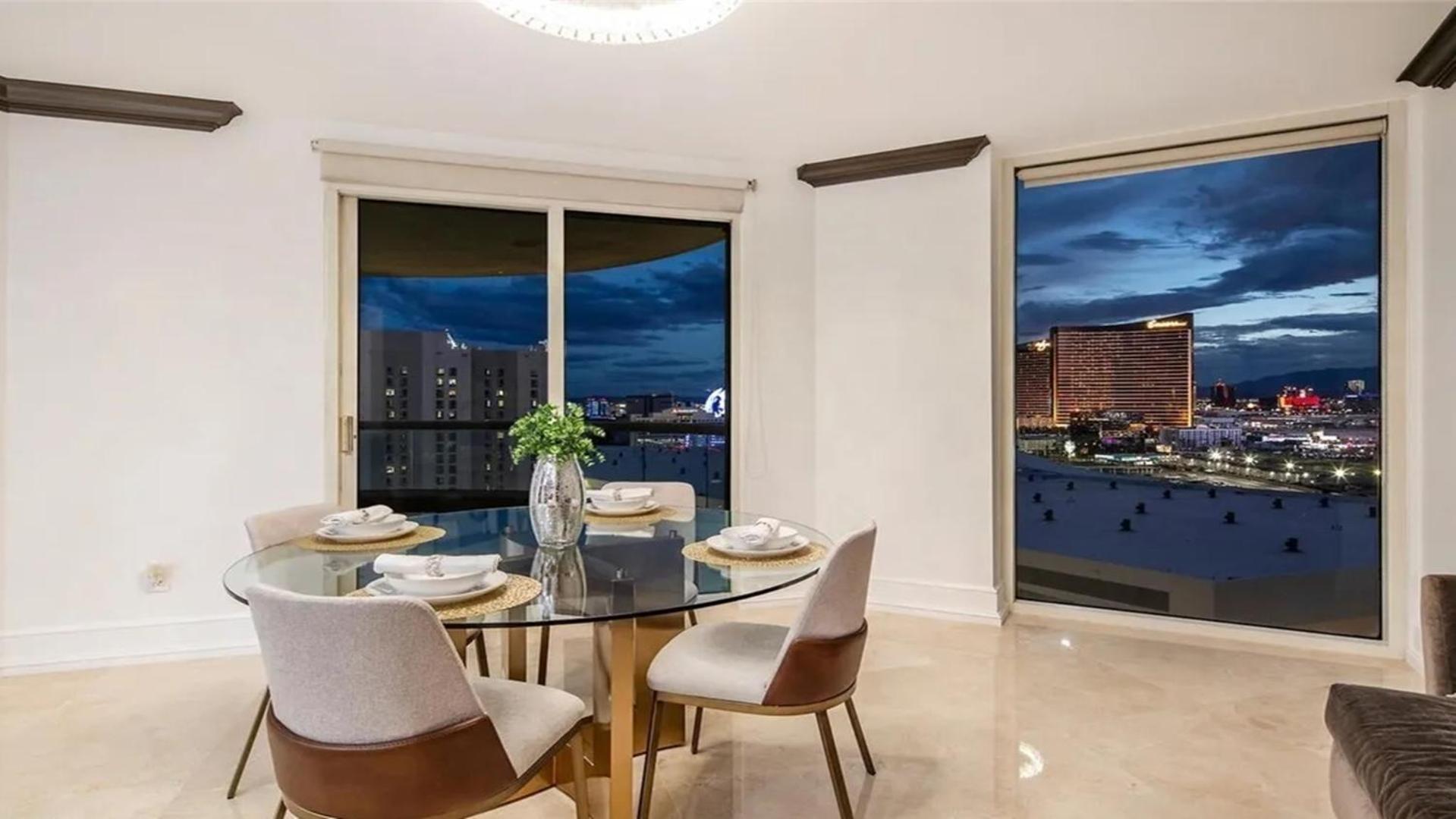 Stunning Four Bedroom Fully Professionally Remodeled Apartment Las Vegas Eksteriør billede