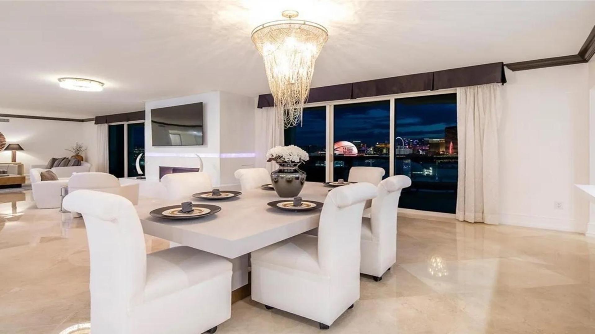 Stunning Four Bedroom Fully Professionally Remodeled Apartment Las Vegas Eksteriør billede