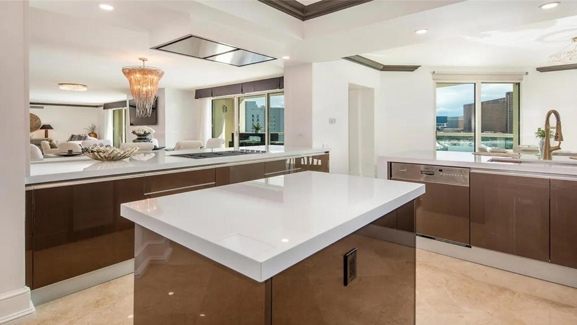 Stunning Four Bedroom Fully Professionally Remodeled Apartment Las Vegas Eksteriør billede