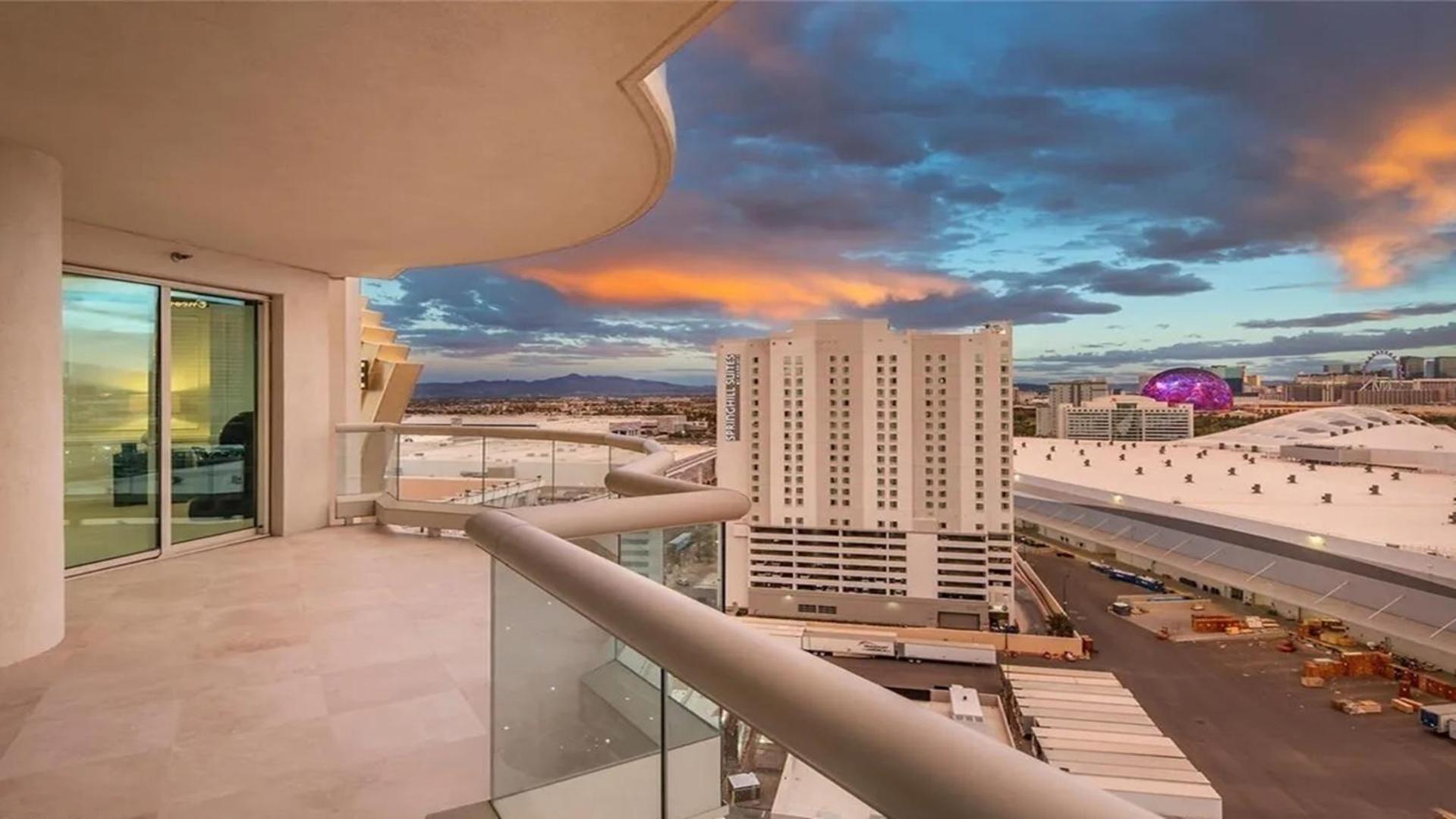 Stunning Four Bedroom Fully Professionally Remodeled Apartment Las Vegas Eksteriør billede