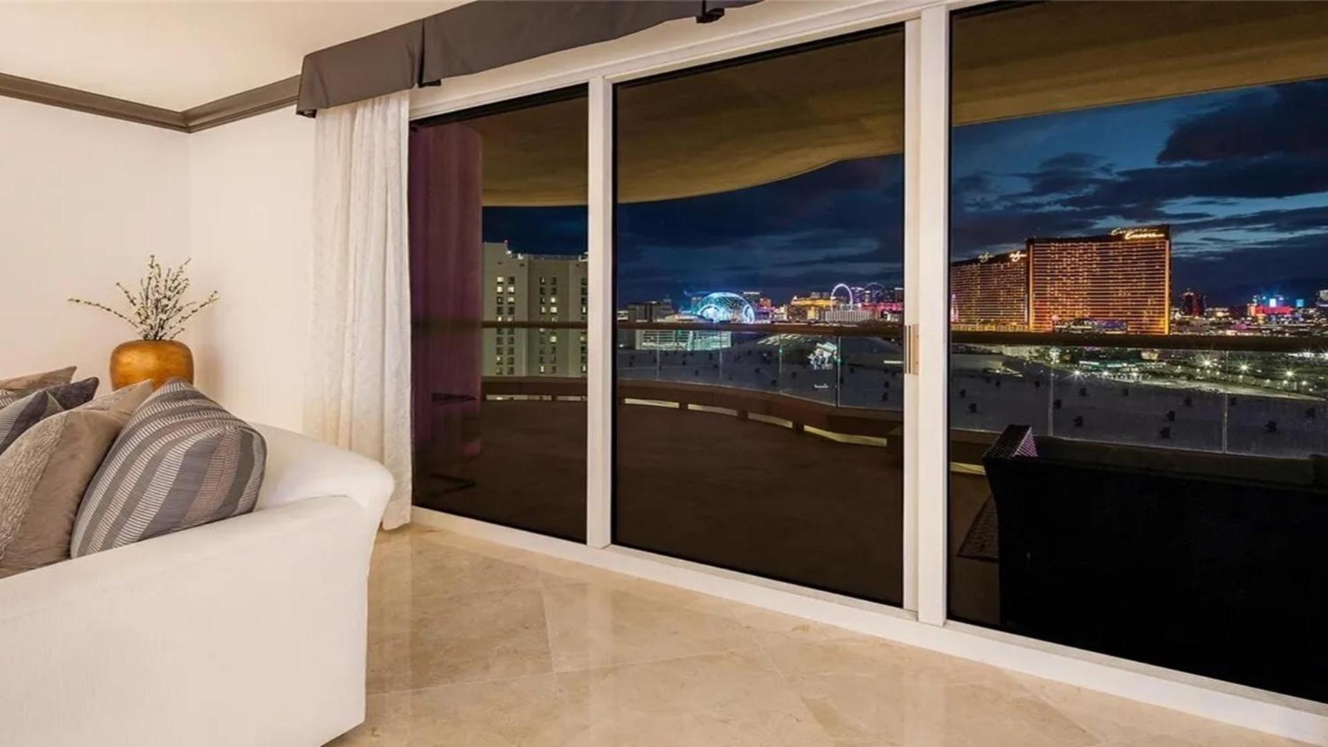 Stunning Four Bedroom Fully Professionally Remodeled Apartment Las Vegas Eksteriør billede