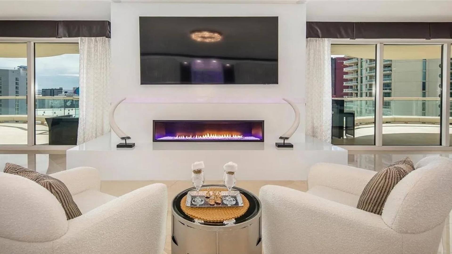 Stunning Four Bedroom Fully Professionally Remodeled Apartment Las Vegas Eksteriør billede