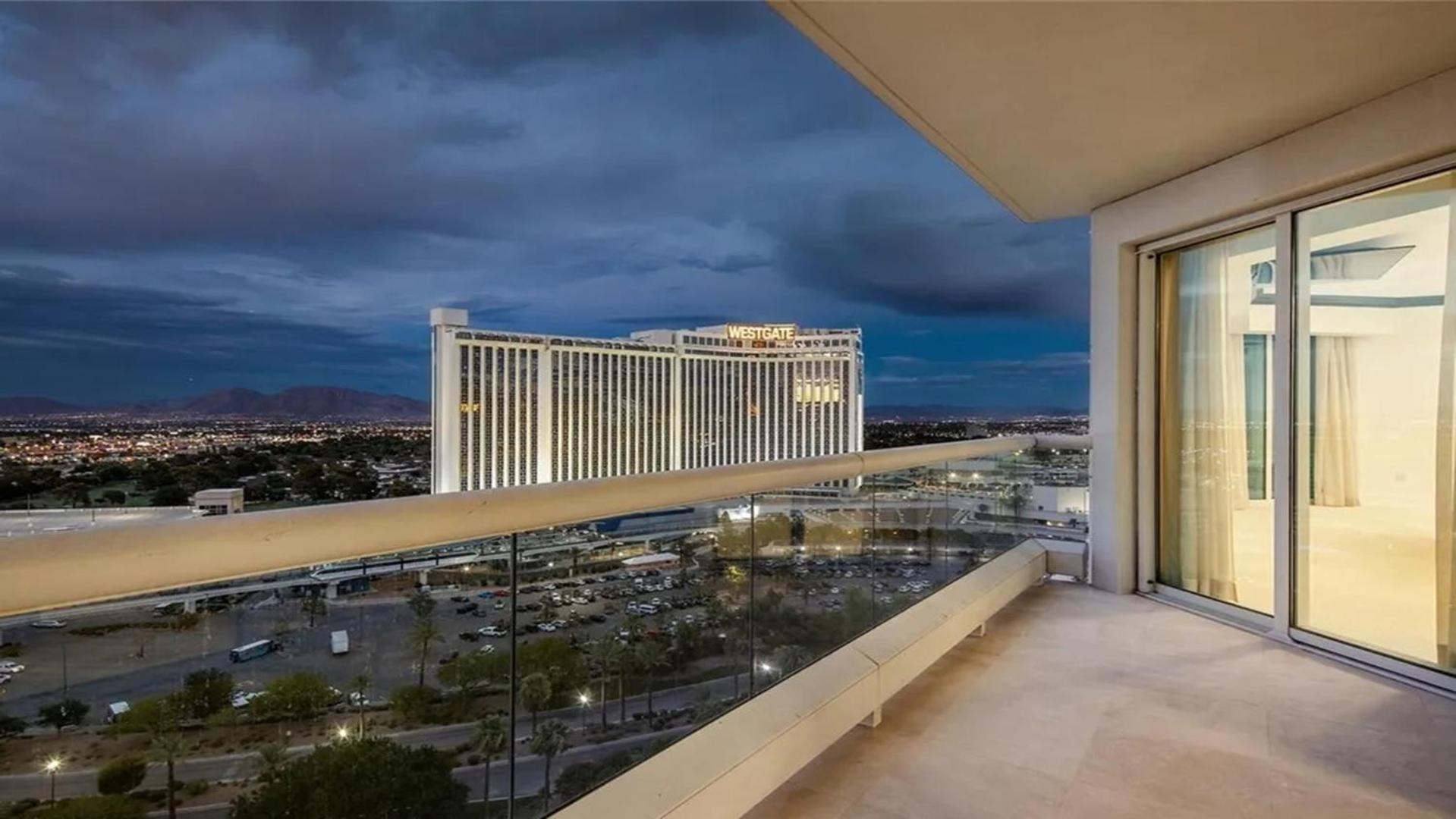 Stunning Four Bedroom Fully Professionally Remodeled Apartment Las Vegas Eksteriør billede