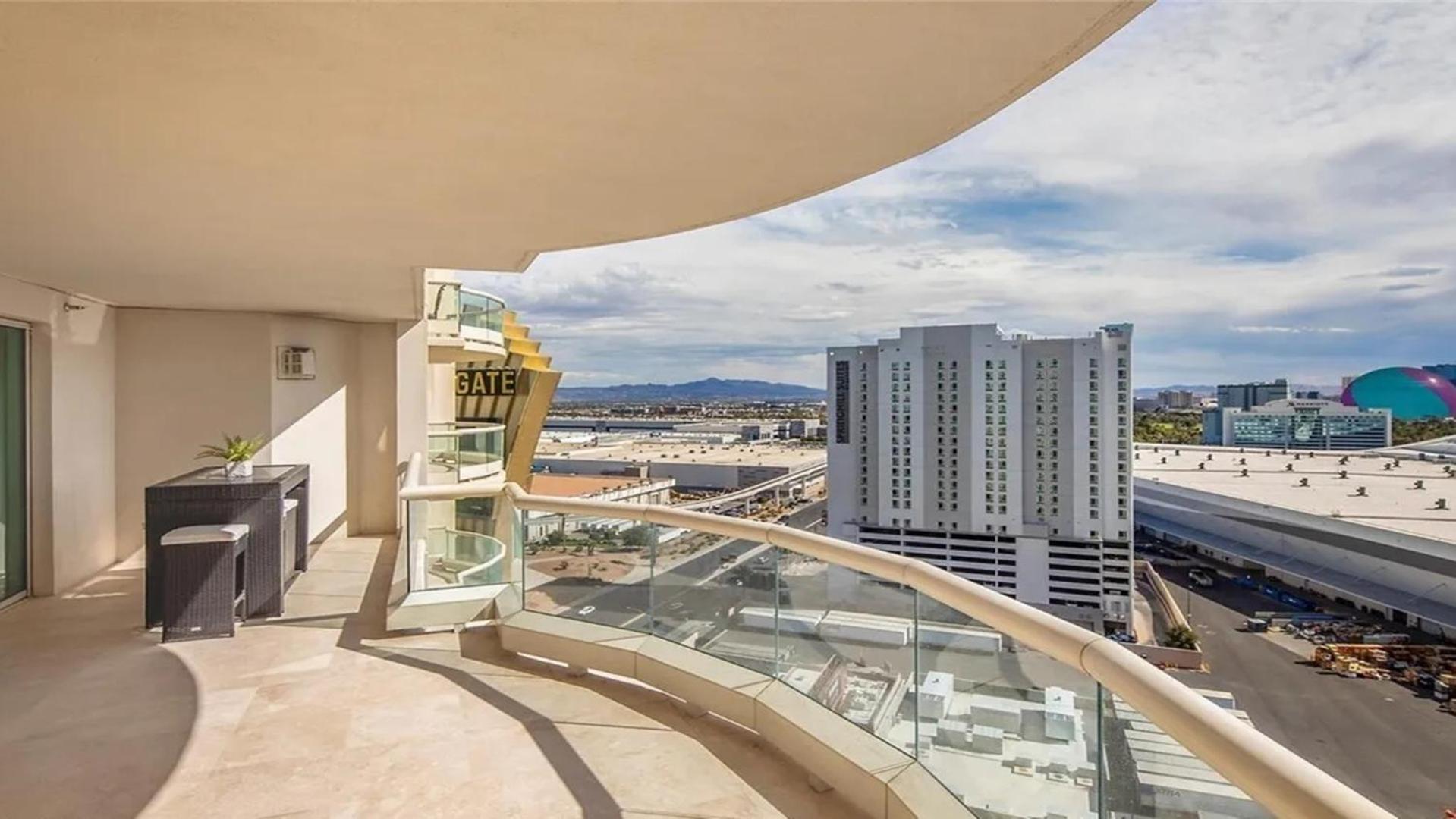 Stunning Four Bedroom Fully Professionally Remodeled Apartment Las Vegas Eksteriør billede