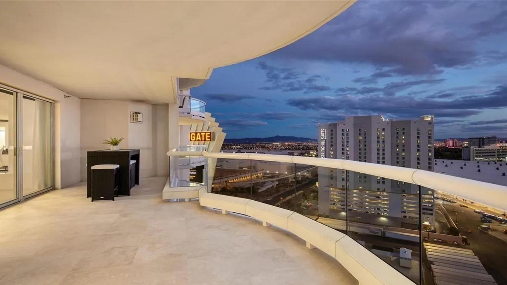 Stunning Four Bedroom Fully Professionally Remodeled Apartment Las Vegas Eksteriør billede
